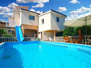 Pool - Apartment 811/1889 (Istria - Liznjan), 2500m from the beach (Liznjan)