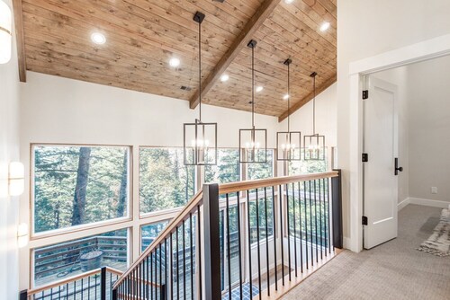 Mountain Modern on Balsam - Modern, Clean, Comfortable, Hot Tub, Private, Wooded