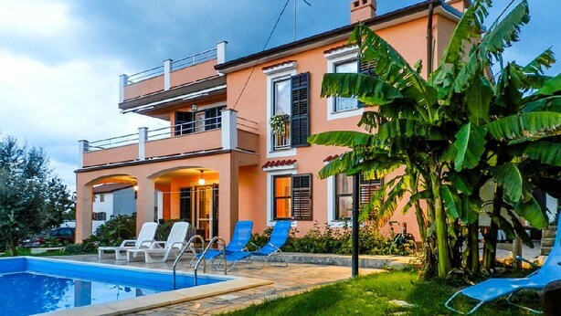 Pool - Apartment 821/1924 (Istria - Pula), 2800m from the beach (Pula)