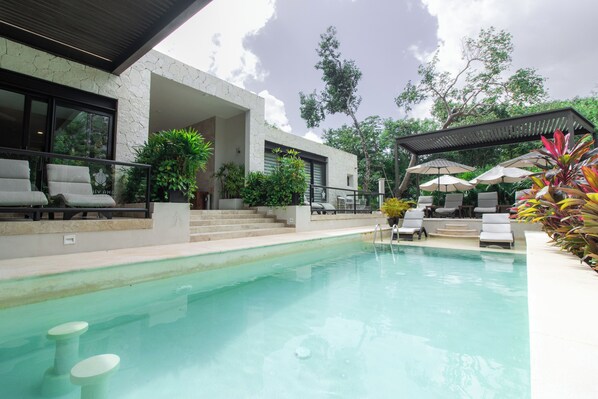 Outdoor pool - Xaha Villas Suites & Golf Resort (Akumal)
