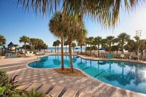 屋内プール、屋外プール