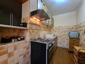 Fridge, microwave, oven, stovetop - Apartment 826/16267 (Istria - Pula), 75m from the beach (Pula)