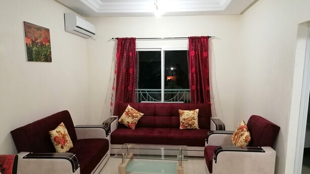 Apartment | Living room | 32-inch LCD TV with digital channels, TV - Amaima (Marrakech)