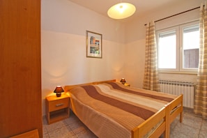 2 bedrooms, Internet - Apartment 847/2002 (Istria - Pula), 800m from the beach (Pula)