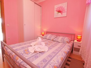 2 bedrooms, internet