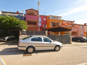 Property grounds - Apartment 898/2092 (Istria - Pula), 1500m from the beach (Pula)