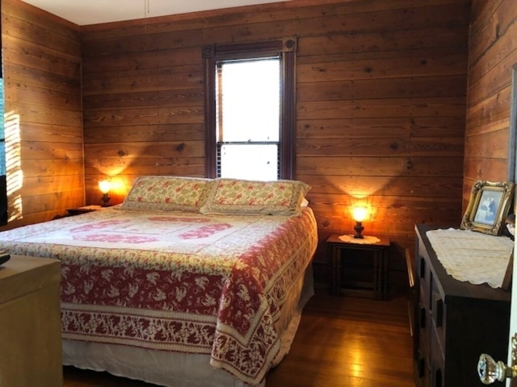 3 habitaciones, tabla de planchar con plancha, cuna de viaje y wifi 