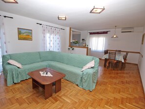 TV - Apartment 914/2123 (Istria - Medulin), 700m from the beach (Medulin)