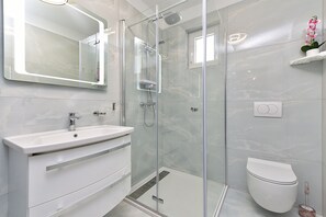 Bathtub