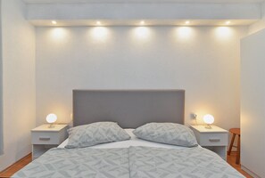 2 bedrooms, internet