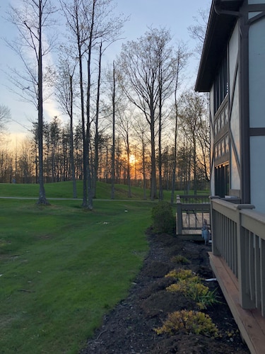 Peek N' Peak Resort, Ski-in/Ski-out, on golf course, Clymer, NY Ski Birdie Lodge