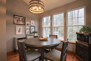 Dining - THE LOVERLY - Your Romantic Love Nest - hot tub, 3 fireplaces, 2 bath,  gazebo  (Gerton)