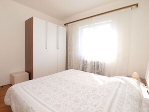 2 bedrooms, internet