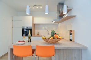 Fridge, microwave, oven, stovetop - House 989/2930 (Istria - Galižana), 5000m from the beach (Galižana)