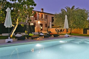 Pool - House 989/2930 (Istria - Galižana), 5000m from the beach (Galižana)