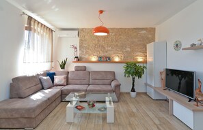 TV - House 989/2930 (Istria - Galižana), 5000m from the beach (Galižana)