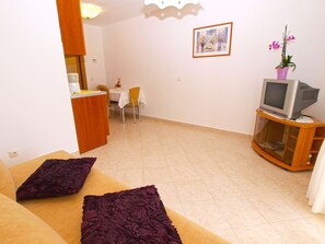 TV - Apartment 1005/3310 (Istria - Fažana), 300m from the beach (Fažana)