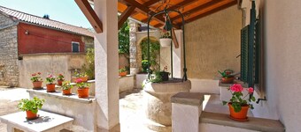 House 1009/3343 (Istria - Svetvinčenat), 12000m from the beach