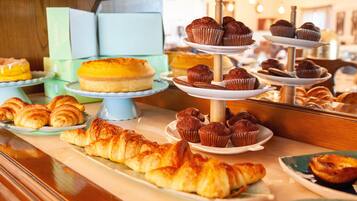Free daily buffet breakfast