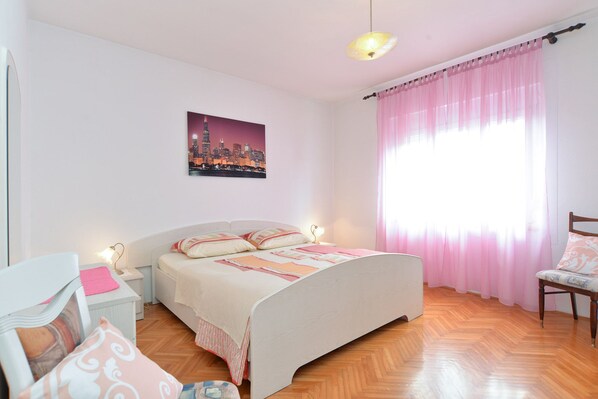 2 bedrooms, Internet