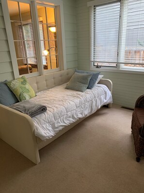 3 bedrooms, desk, iron/ironing board, WiFi