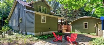 Lake Michigan Beach Home in Holland, across st from beach, with firepit, grill