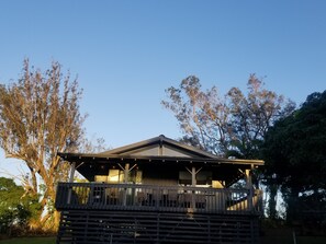 Exterior - Private home located in tropical setting close to beaches and waterfalls (Haiku-Pauwela)
