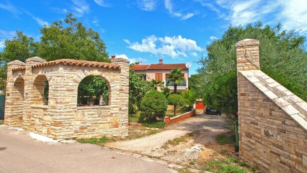 Property grounds - Apartment 1049/3911 (Istria - Rovinj), 1300m from the beach (Rovinj)
