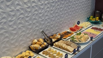 Desayuno continental incluido todos los días