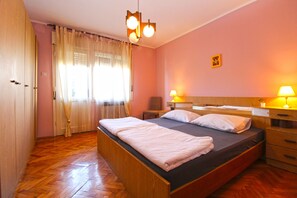3 bedrooms, Internet