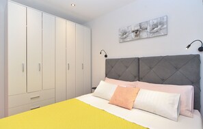 1 bedroom, Internet - Apartment 1064/5067 (Istria - Rovinj), 600m from the beach (Rovinj)