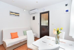 Dining - Apartment 1064/5067 (Istria - Rovinj), 600m from the beach (Rovinj)