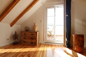 Duplex, 2 Bedrooms (Penthouse) | Blackout curtains, iron/ironing board, free cots/infant beds, free WiFi - SCS Apartments (Lisbon)