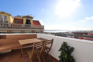 Duplex, 2 Bedrooms (Penthouse) | Balcony - SCS Apartments (Lisbon)