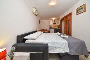 1 habitación y acceso a internet
