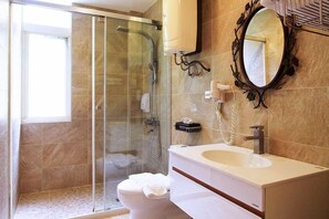 Double Room | Bathroom | Shower, hair dryer, slippers, towels - Provence Villa (Nanzhuang)