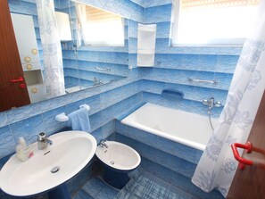 Bathtub