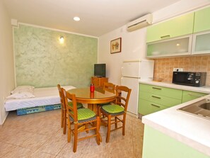 Interior - Apartment 1155/9959 (Istria - Pula), 500m from the beach (Pula)