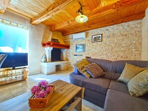 TV - House 1186/10823 (Istria - Kavran), 3000m from the beach (Kavran)