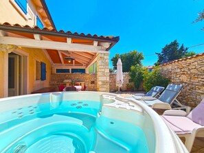 Outdoor dining - House 1186/10823 (Istria - Kavran), 3000m from the beach (Kavran)