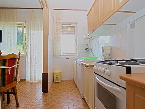 Refrigerador, horno, placa de cocina, lavavajillas