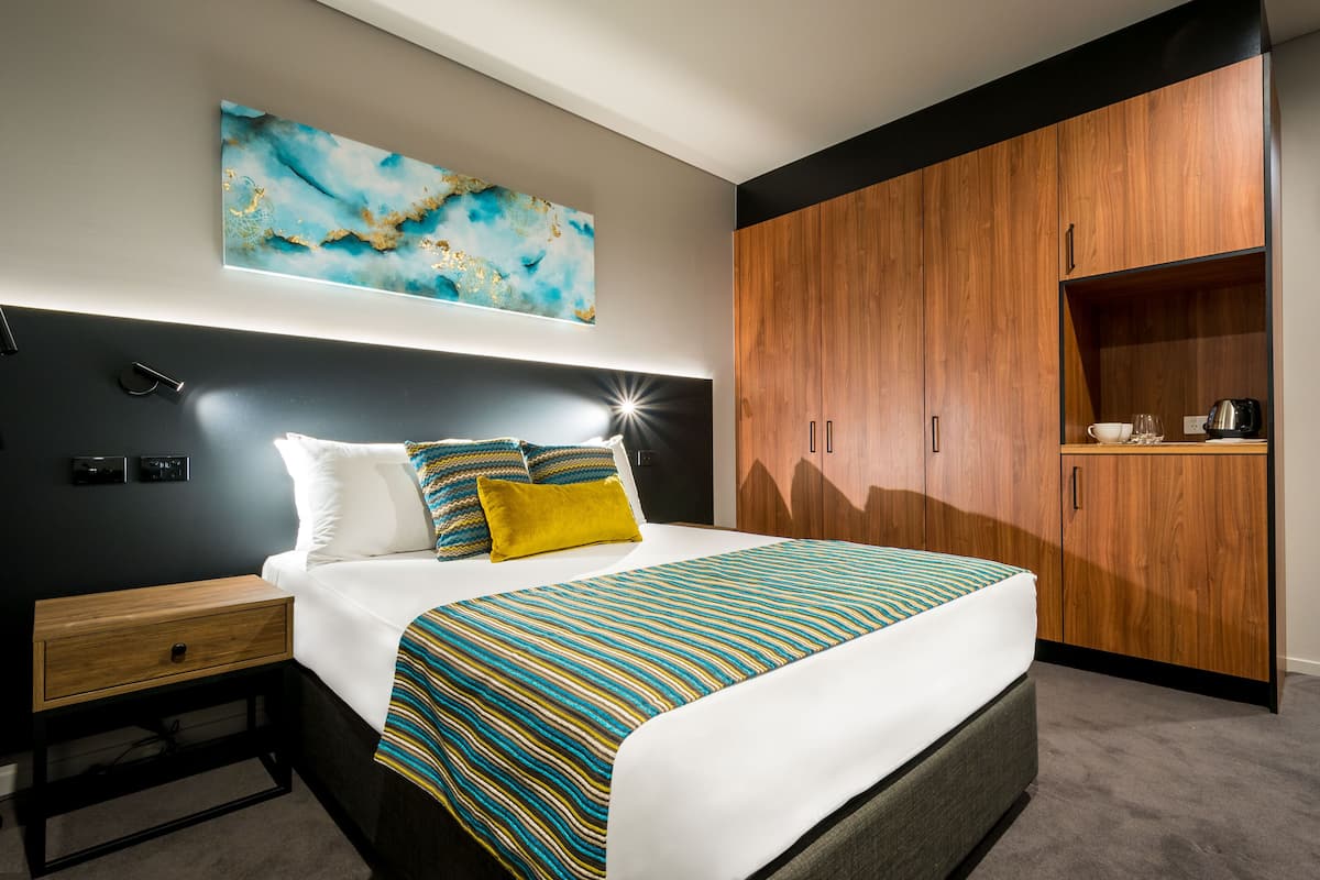 1 bedroom, in-room safe, desk, laptop workspace