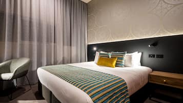 1 Bedroom Suite - Free Mini Golf | In-room safe, desk, laptop workspace, blackout drapes