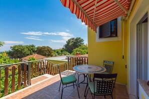 Outdoor dining - Apartment 1220/11167 (Istria - Premantura), 500m from the beach (Premantura)