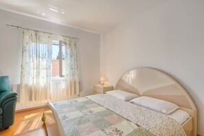 2 bedrooms, internet