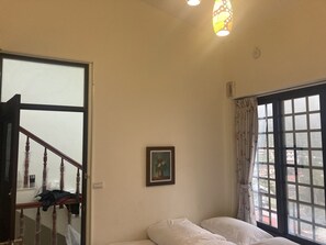 Quarto quádruplo | Escrivaninha, quartos à prova de som, Wi-Fi de cortesia, roupa de cama