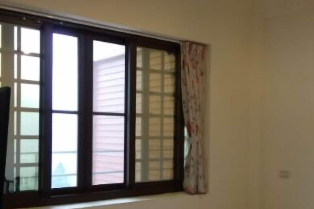 Quadruple Room | Desk, soundproofing, free WiFi, bed sheets