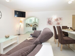 TV - House 1233/11725 (Istria - Hreljići), 3700m from the beach (Hreljići)