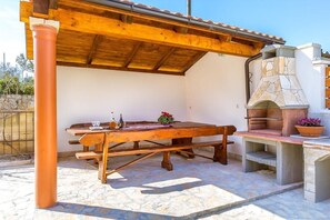 Outdoor dining - Apartment 1236/11794 (Istria - Liznjan), 1500m from the beach (Liznjan)