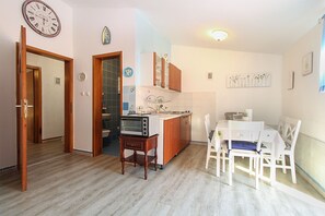 Dining - Apartment 1236/11795 (Istria - Liznjan), 1500m from the beach (Liznjan)